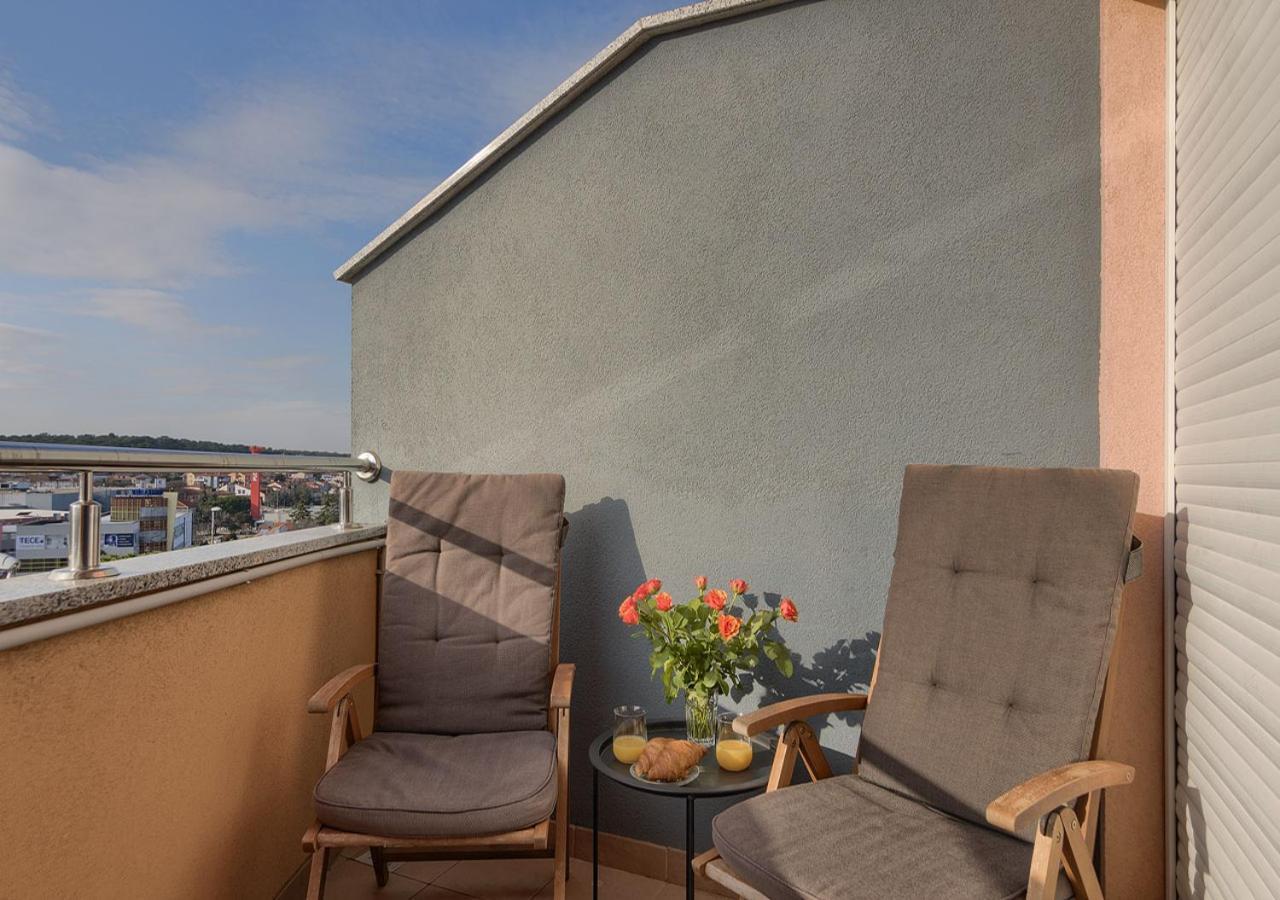 Apartment Leki - Newly Renovated, Modern City Spot Pula Exterior photo